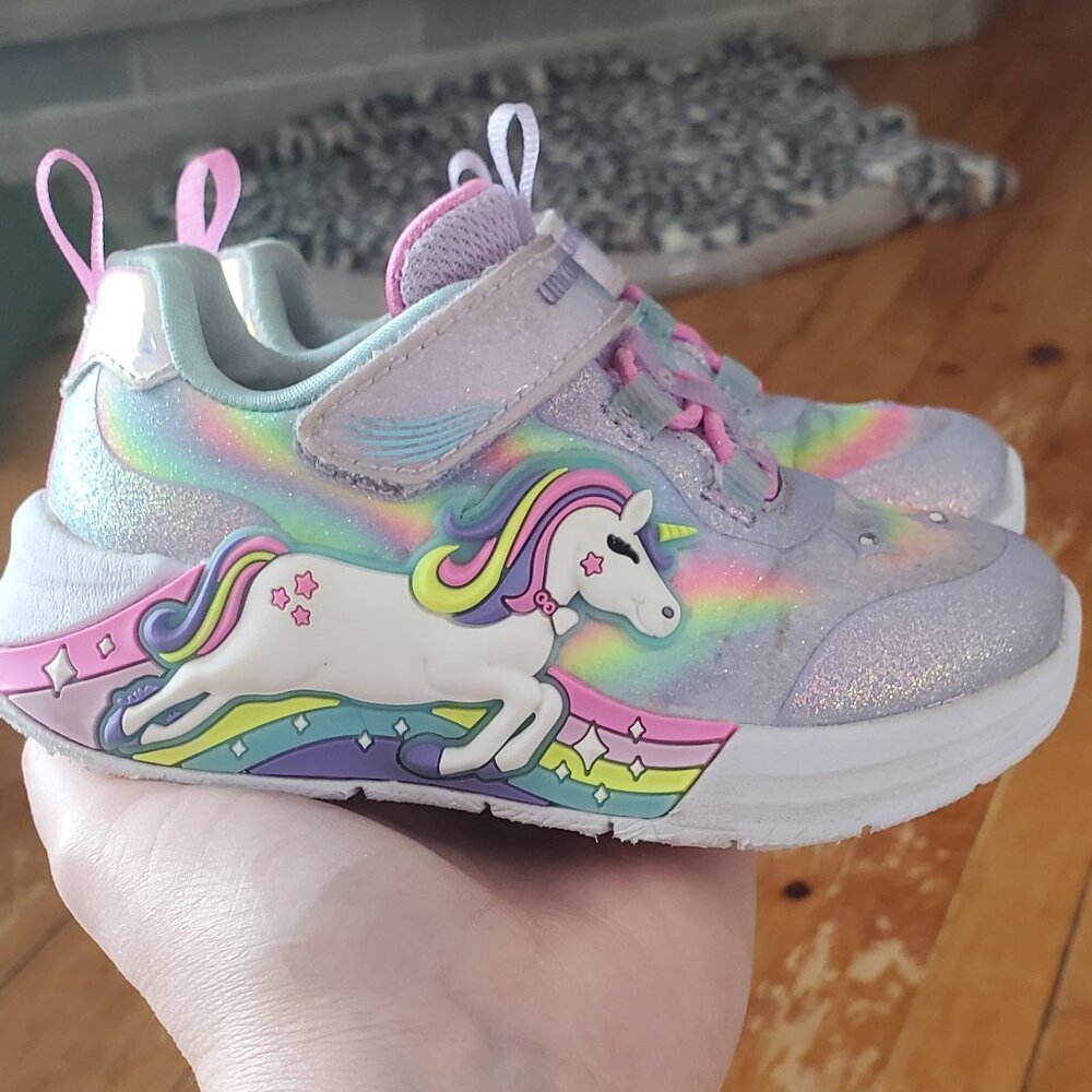Size 7 unicorn LIGHT UP Sketchers shoes